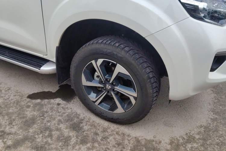 Used Dongfeng Fengdu Paladin 2023 2.0T Four-Wheel Drive Luxury Edition Right Front Wheel Hub