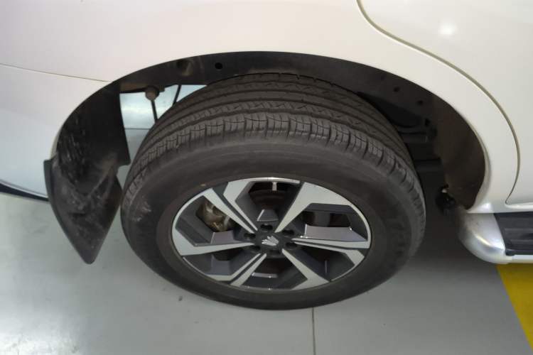 Used Dongfeng Fengdu Paladin 2023 2.0T Four-Wheel Drive Luxury Edition Right Rear Wheel Hub