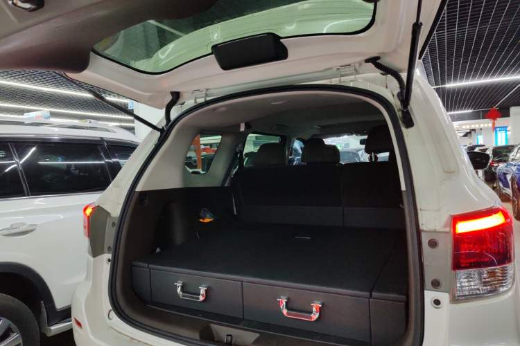 Used Dongfeng Fengdu Paladin 2023 2.0T Four-Wheel Drive Luxury Edition Trunk