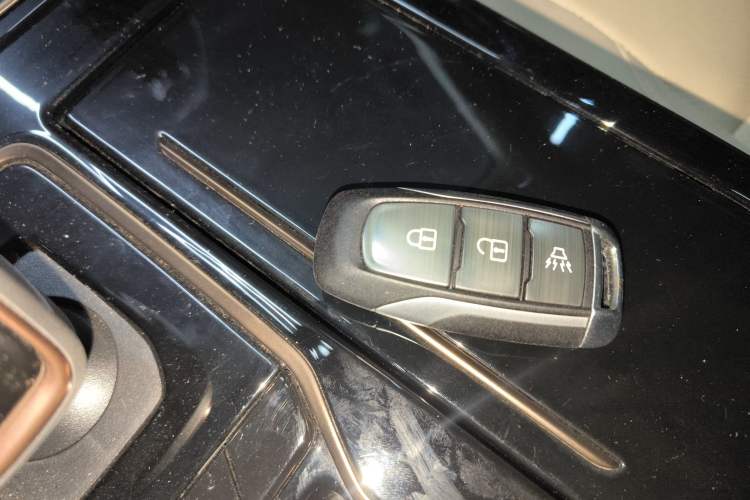 Used Dongfeng Fengdu Paladin 2023 2.0T Four-Wheel Drive Luxury Edition Vehicle Key