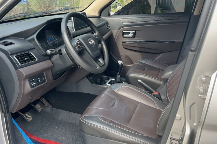 Used Dongfeng Fengon 330 2018 1.5L 330S Comfort Edition China V Standard DK15 Interior 2