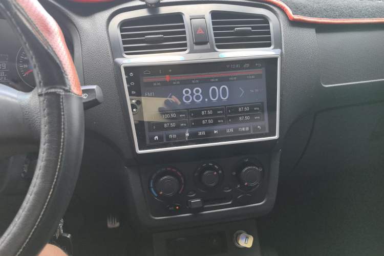 Used Dongfeng Fengon 330 2014 1.5L Manual Utility Version DK15 Audio And AC Panel