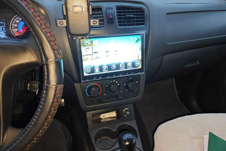 Used Dongfeng Fengon 330 2014 1.5L Manual Utility Version DK15 Audio And AC Panel