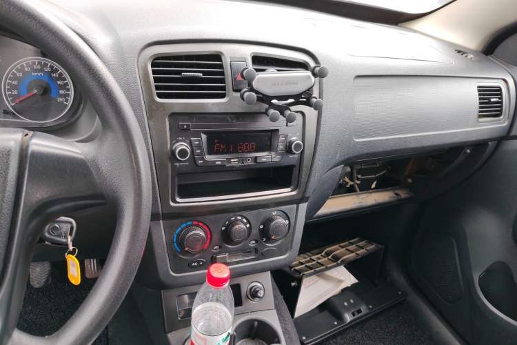 Used Dongfeng Fengon 330 2014 1.3L Manual Utility Version DK13-07 Audio And AC Panel