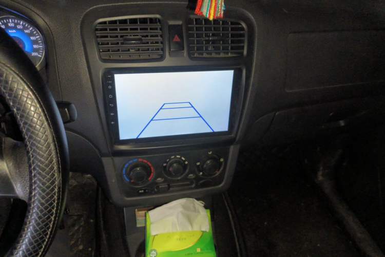 Used Dongfeng Fengon 330 2014 1.5L Manual Utility Version DK15 Audio And AC Panel