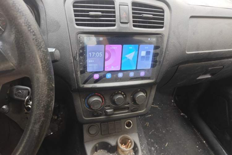 Used Dongfeng Fengon 330 2014 1.3L Manual Utility Version DK13-07 Audio And AC Panel