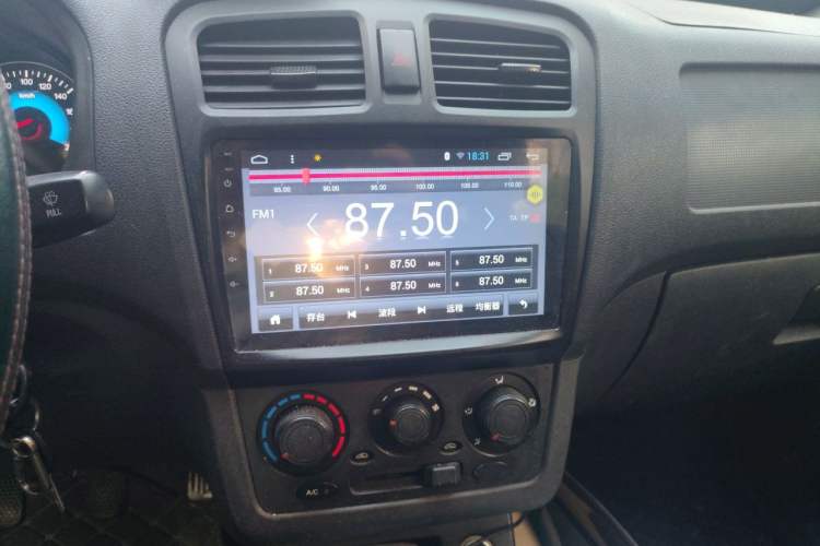 Used Dongfeng Fengon 330 2014 1.5L Manual Utility Version DK15 Audio And AC Panel