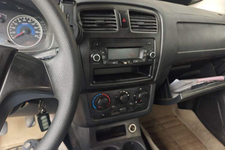 Used Dongfeng Fengon 330 2014 1.3L Manual Utility Version DK13-07 Audio And AC Panel