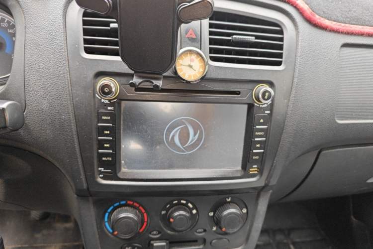 Used Dongfeng Fengon 330 2014 1.3L Manual Utility Version DK13-07 Audio And AC Panel