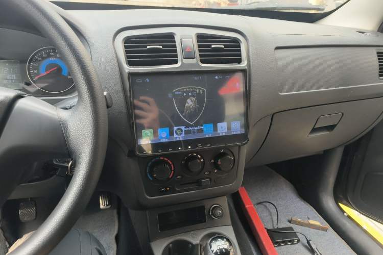 Used Dongfeng Fengon 330 2014 1.5L Manual Utility Version DK15 Audio And AC Panel