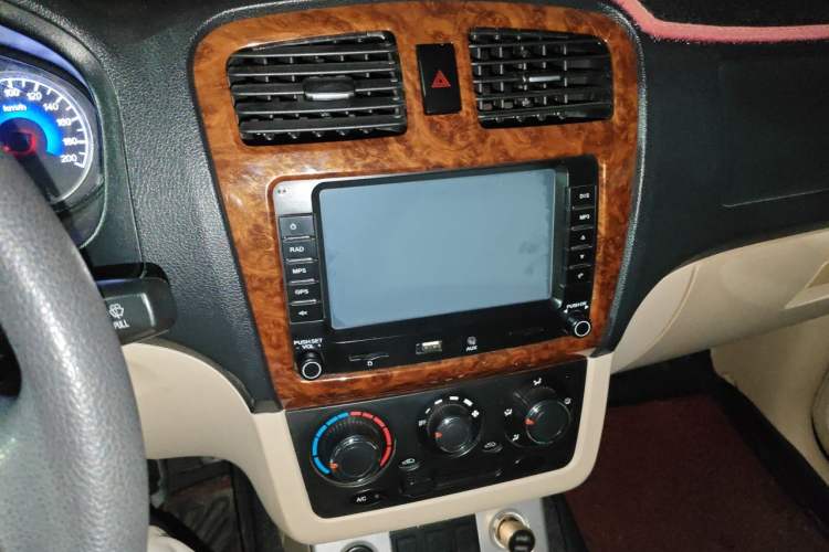 Used Dongfeng Fengon 330  Audio And AC Panel