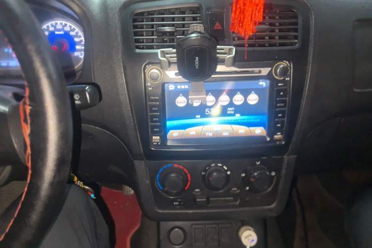 Used Dongfeng Fengon 330 2014 1.5L Manual Utility Version DK15 Audio And AC Panel