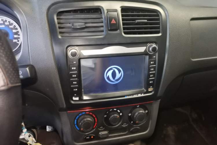 Used Dongfeng Fengon 330 2014 1.5L Manual Standard Edition DK15-02 Audio And AC Panel