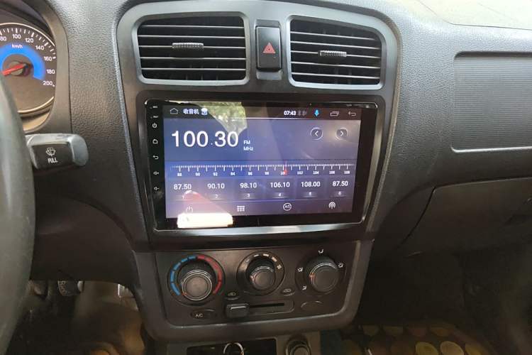 Used Dongfeng Fengon 330 2014 1.5L Manual Utility Version DK15 Audio And AC Panel