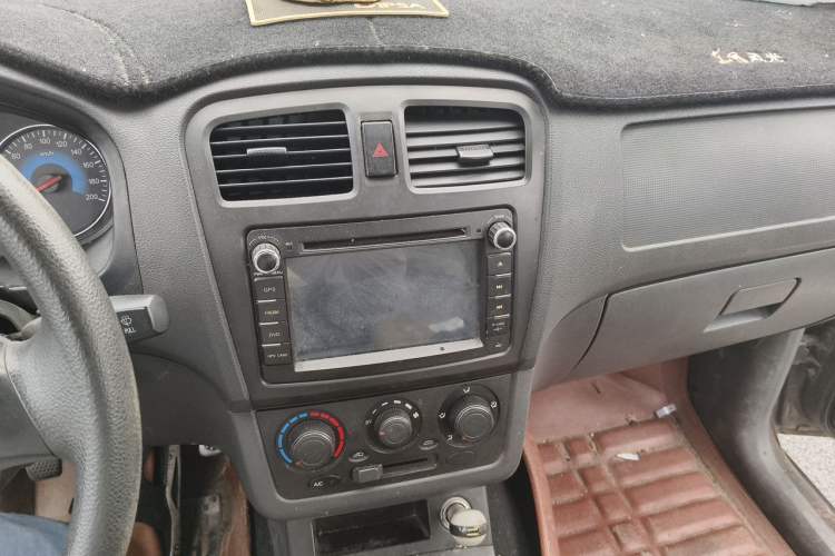 Used Dongfeng Fengon 330 2014 1.5L Manual Standard Edition DK15-02 Audio And AC Panel