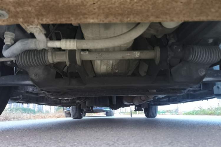 Used Dongfeng Fengon 330 2014 1.5L Manual Utility Version DK15 Chassis Front