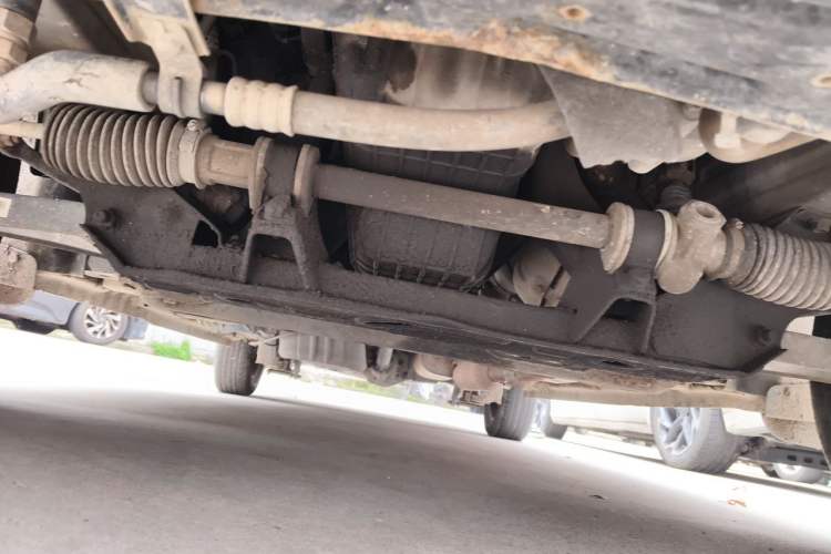 Used Dongfeng Fengon 330 2014 1.5L Manual Utility Version DK15 Chassis Front