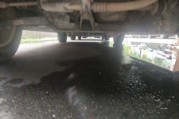 Used Dongfeng Fengon 330 2014 1.5L Manual Comfort Version DK15-02 Chassis Front