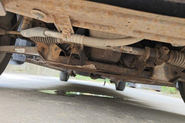Used Dongfeng Fengon 330 2014 1.5L Manual Utility Version DK15 Chassis Front