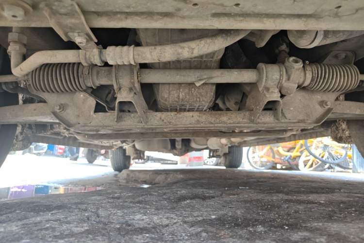 Used Dongfeng Fengon 330 2014 1.5L Manual Utility Version DK15 Chassis Front