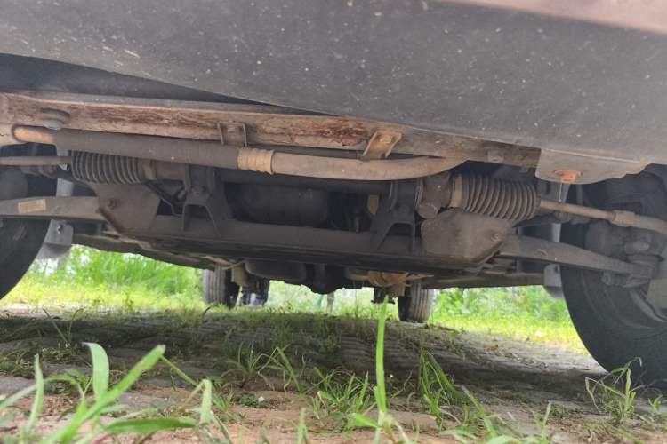 Used Dongfeng Fengon 330 2014 1.2L Manual Practical Version DK12-07 Chassis Front