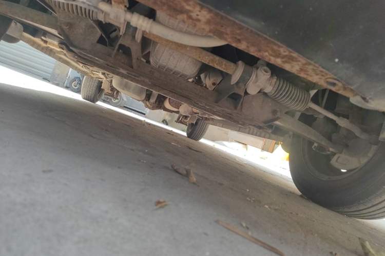 Used Dongfeng Fengon 330 2014 1.5L Manual Utility Version DK15 Chassis Front