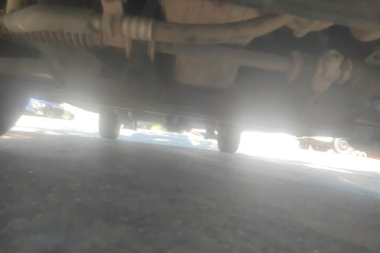 Used Dongfeng Fengon 330 2014 1.5L Manual Standard Edition DK15-02 Chassis Front