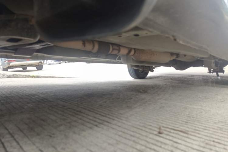 Used Dongfeng Fengon 330 2014 1.2L Manual Practical Version DK12-07 Chassis Front Left