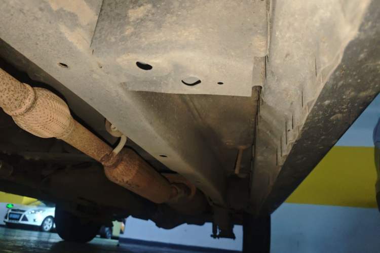 Used Dongfeng Fengon 330 2014 1.5L Manual Utility Version DK15 Chassis Front Left