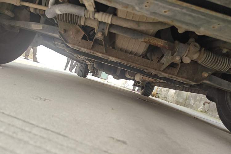 Used Dongfeng Fengon 330 2014 1.5L Manual Utility Version DK15 Chassis Front