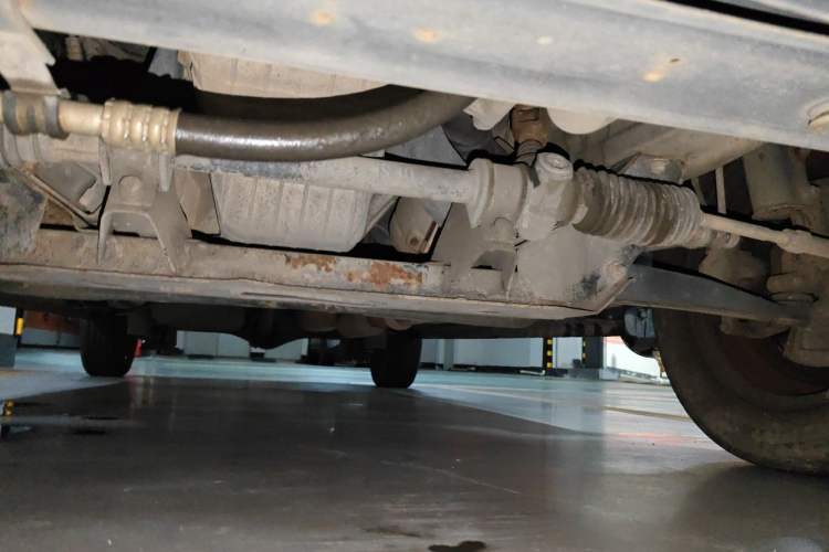 Used Dongfeng Fengon 330 2014 1.5L Manual Utility Version DK15 Chassis Front