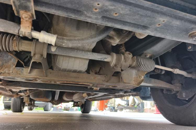 Used Dongfeng Fengon 330 2014 1.5L Manual Utility Version DK15 Chassis Front