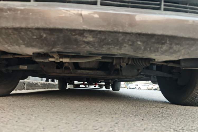 Used Dongfeng Fengon 330 2014 1.5L Manual Standard Edition DK15-02 Chassis Front