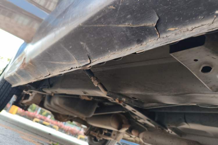Used Dongfeng Fengon 330 2014 1.5L Manual Utility Version DK15 Chassis Front Right