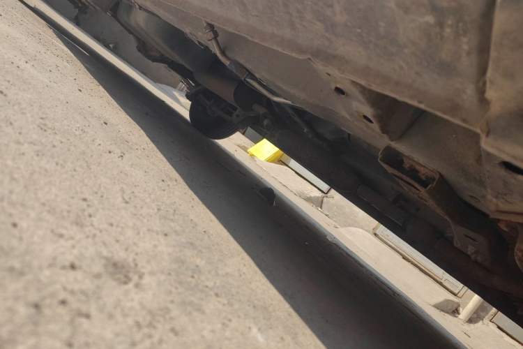 Used Dongfeng Fengon 330 2014 1.5L Manual Utility Version DK15 Chassis Front Right
