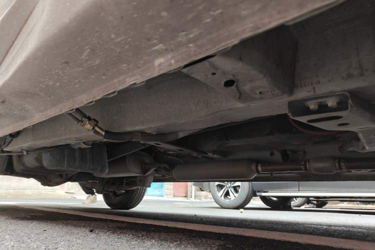 Used Dongfeng Fengon 330 2014 1.5L Manual Utility Version DK15 Chassis Front Right