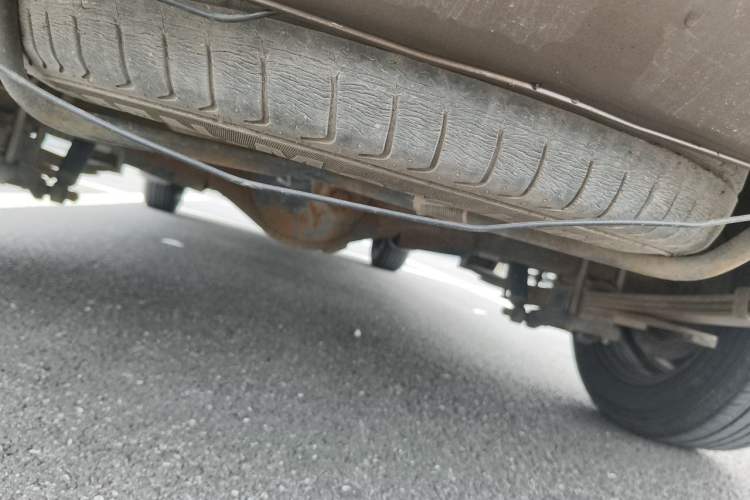 Used Dongfeng Fengon 330 2014 1.5L Manual Standard Edition DK15-02 Chassis Front Right