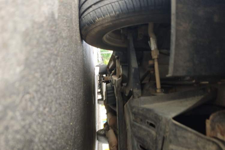 Used Dongfeng Fengon 330 2014 1.5L Manual Utility Version DK15 Chassis Front Right