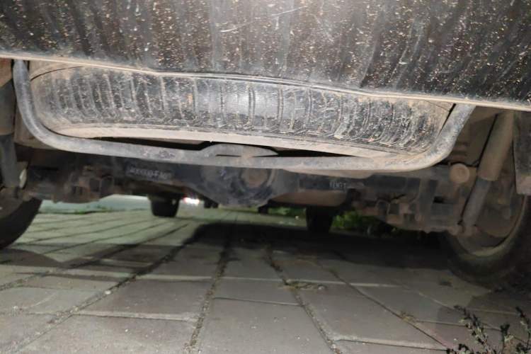 Used Dongfeng Fengon 330  Chassis Rear