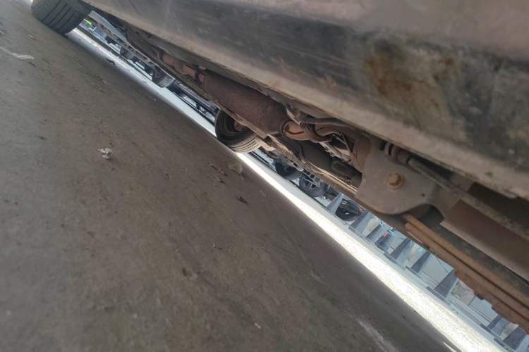 Used Dongfeng Fengon 330 2014 1.5L Manual Utility Version DK15 Chassis Rear Left
