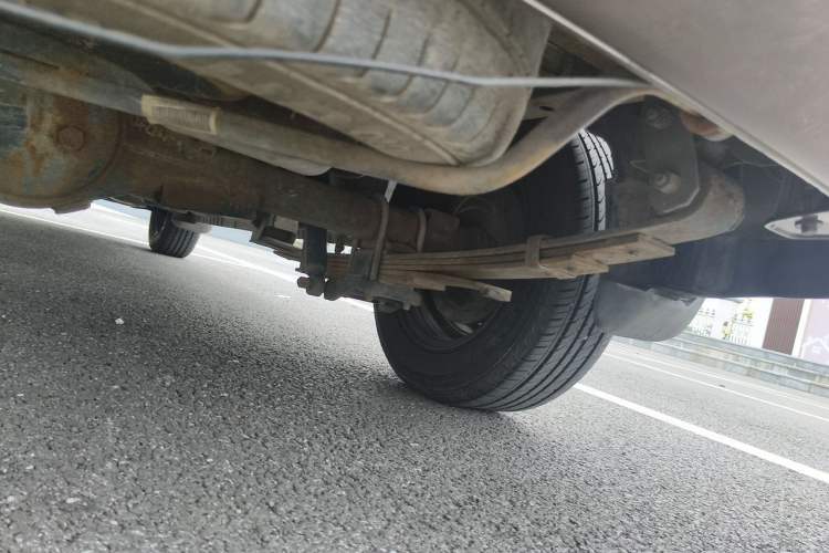 Used Dongfeng Fengon 330 2014 1.5L Manual Standard Edition DK15-02 Chassis Rear Left