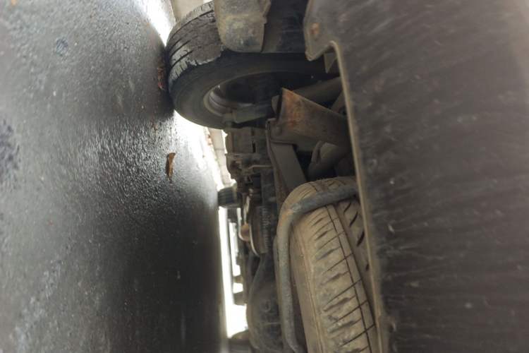 Used Dongfeng Fengon 330 2014 1.5L Manual Utility Version DK15 Chassis Rear Left