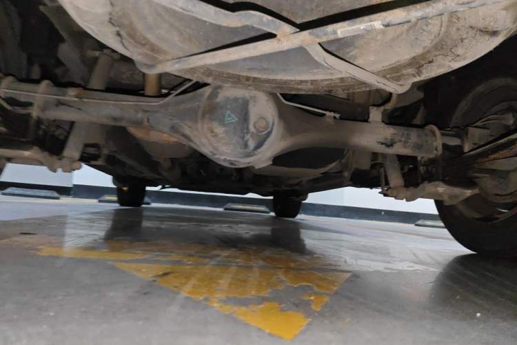 Used Dongfeng Fengon 330 2014 1.5L Manual Utility Version DK15 Chassis Rear