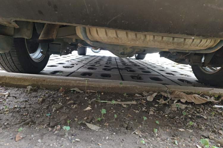 Used Dongfeng Fengon 330 2014 1.5L Manual Utility Version DK15 Chassis Rear