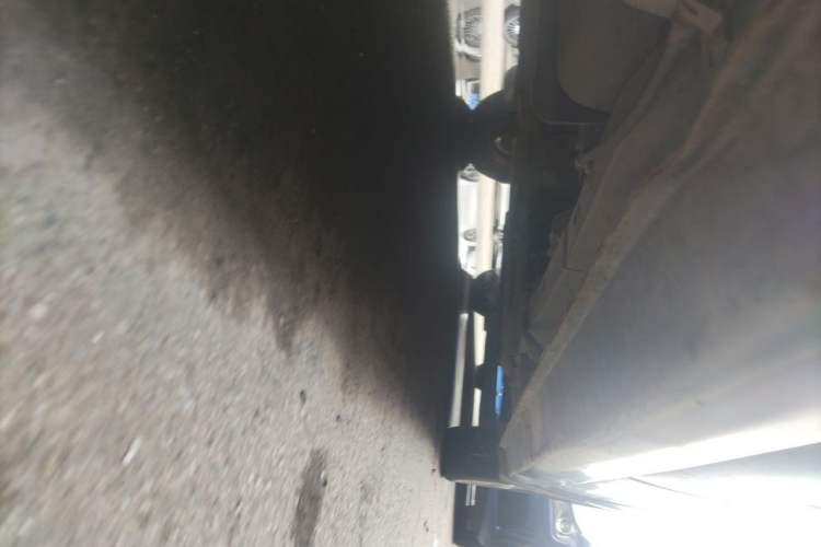Used Dongfeng Fengon 330 2014 1.5L Manual Comfort Version DK15-02 Chassis Rear Right