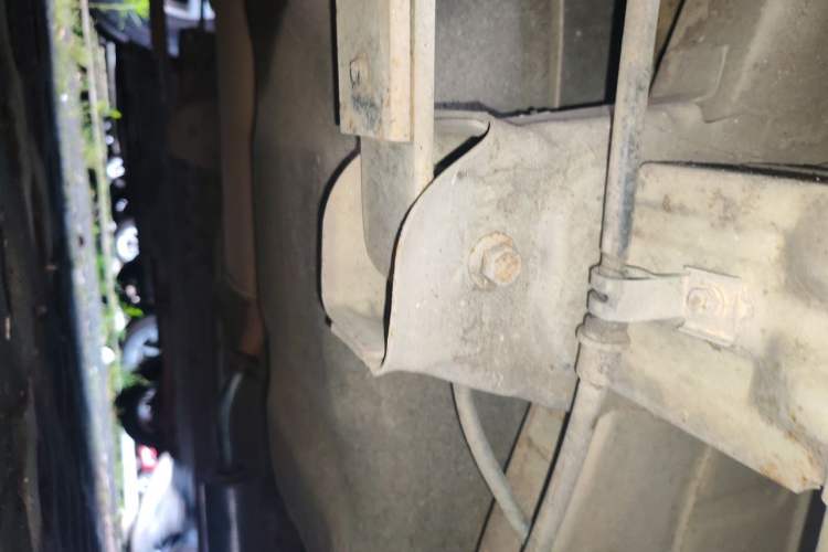 Used Dongfeng Fengon 330 2014 1.5L Manual Utility Version DK15 Chassis Rear Right