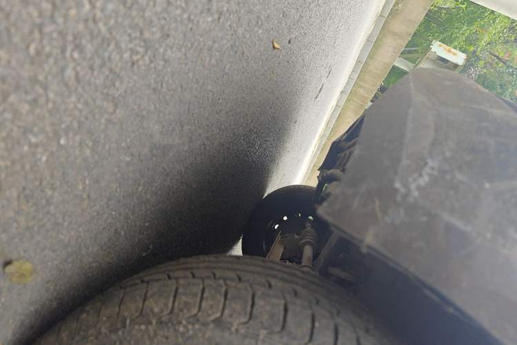 Used Dongfeng Fengon 330 2014 1.2L Manual Practical Version DK12-07 Chassis Rear Right