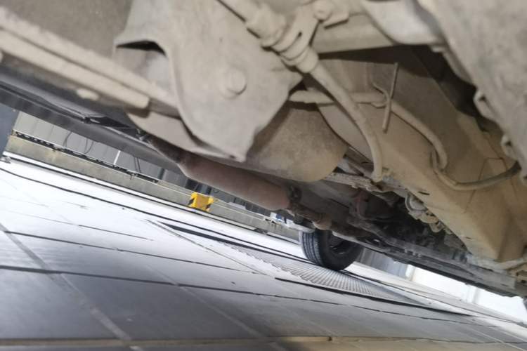Used Dongfeng Fengon 330 2014 1.5L Manual Standard Edition DK15-02 Chassis Rear Right