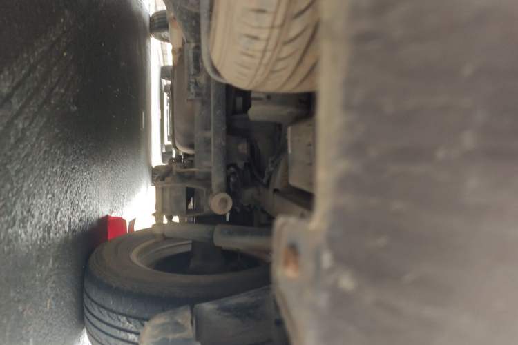 Used Dongfeng Fengon 330 2014 1.5L Manual Utility Version DK15 Chassis Rear Right