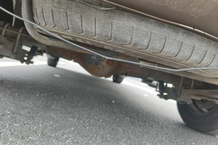 Used Dongfeng Fengon 330 2014 1.5L Manual Standard Edition DK15-02 Chassis Rear